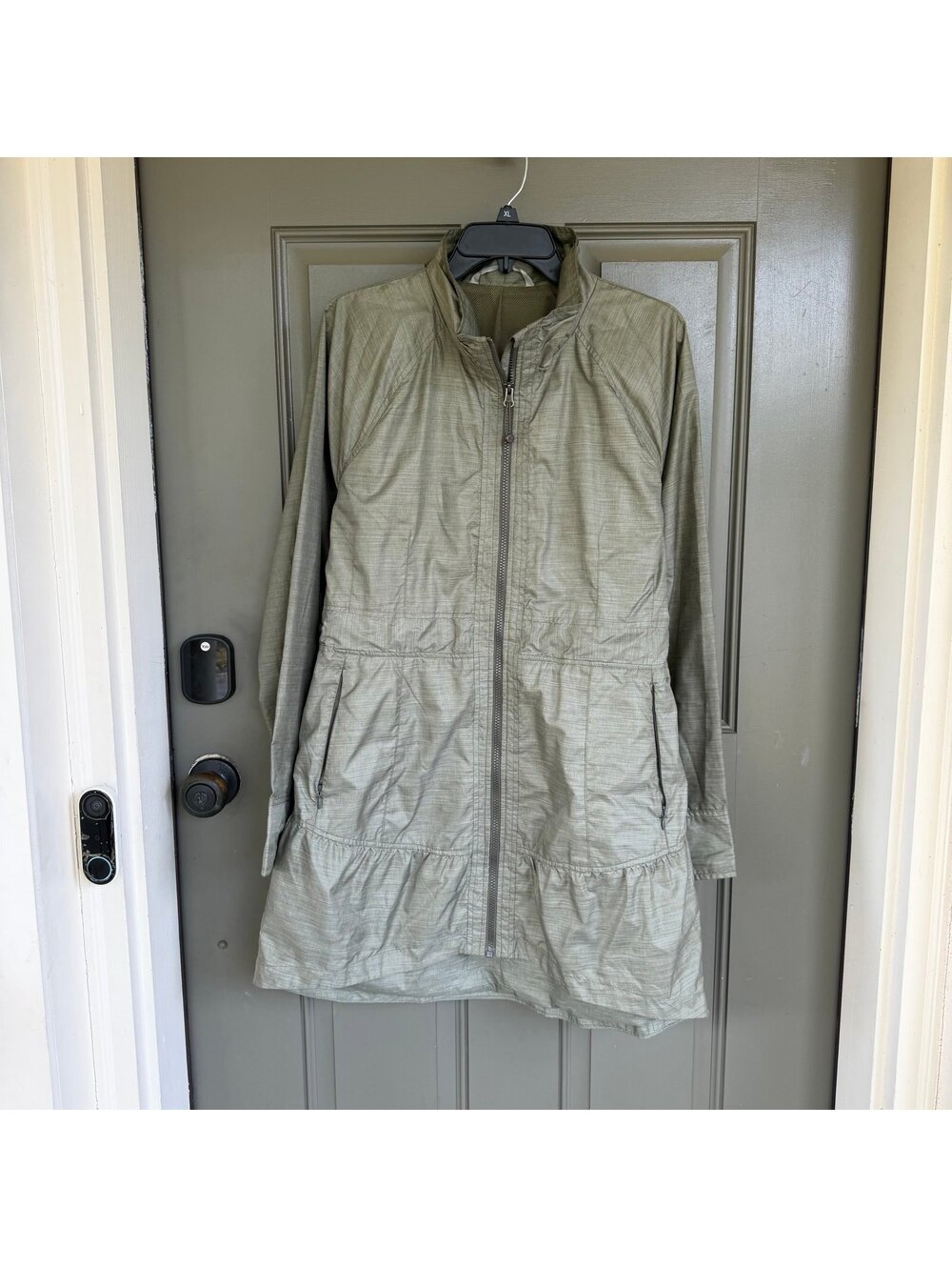 Athleta City Chic Full Zip Windbreaker Jacket Medium
